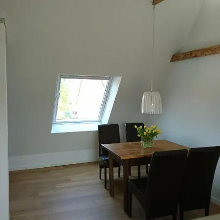 Schickes Dachgeschossloft * Зост