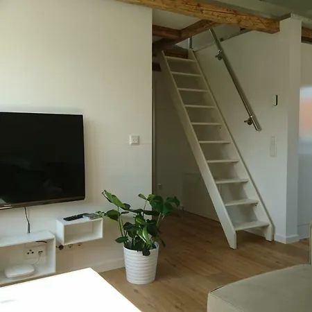 Schickes Dachgeschossloft * Зост