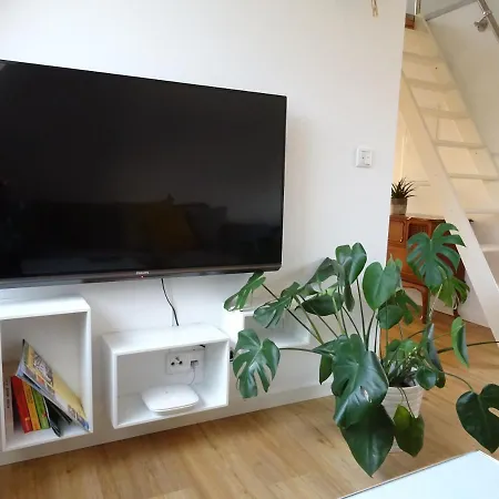Schickes Dachgeschossloft Апартаменты